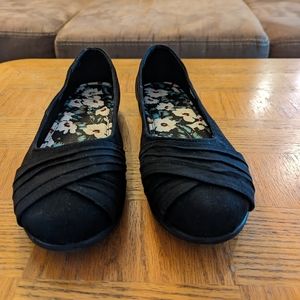 Women's Flat Shoe, Size 11 Wide